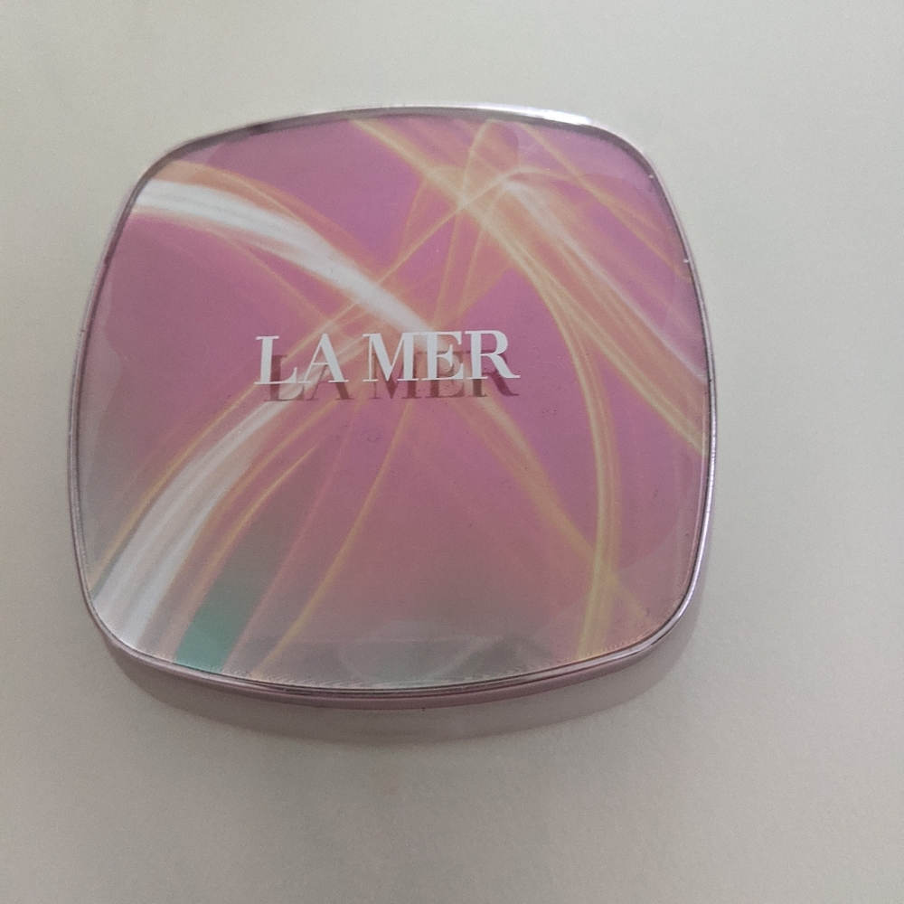 La Mer highlighter